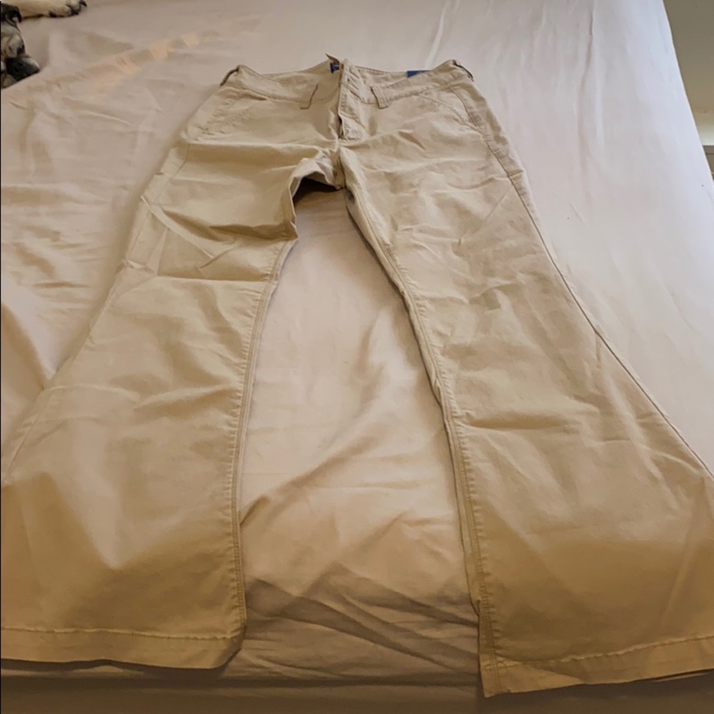 American eagle khaki pants